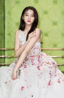 关晓彤进娱乐圈只为吃瓜